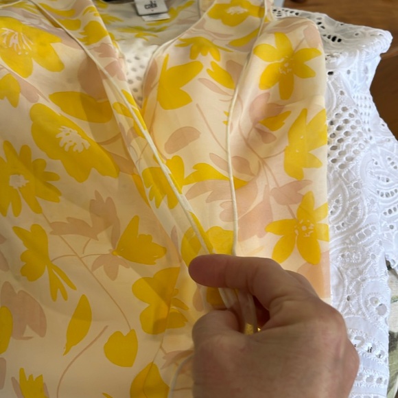 Cabi Sleeveless Flowy Top - Picture 7 of 7